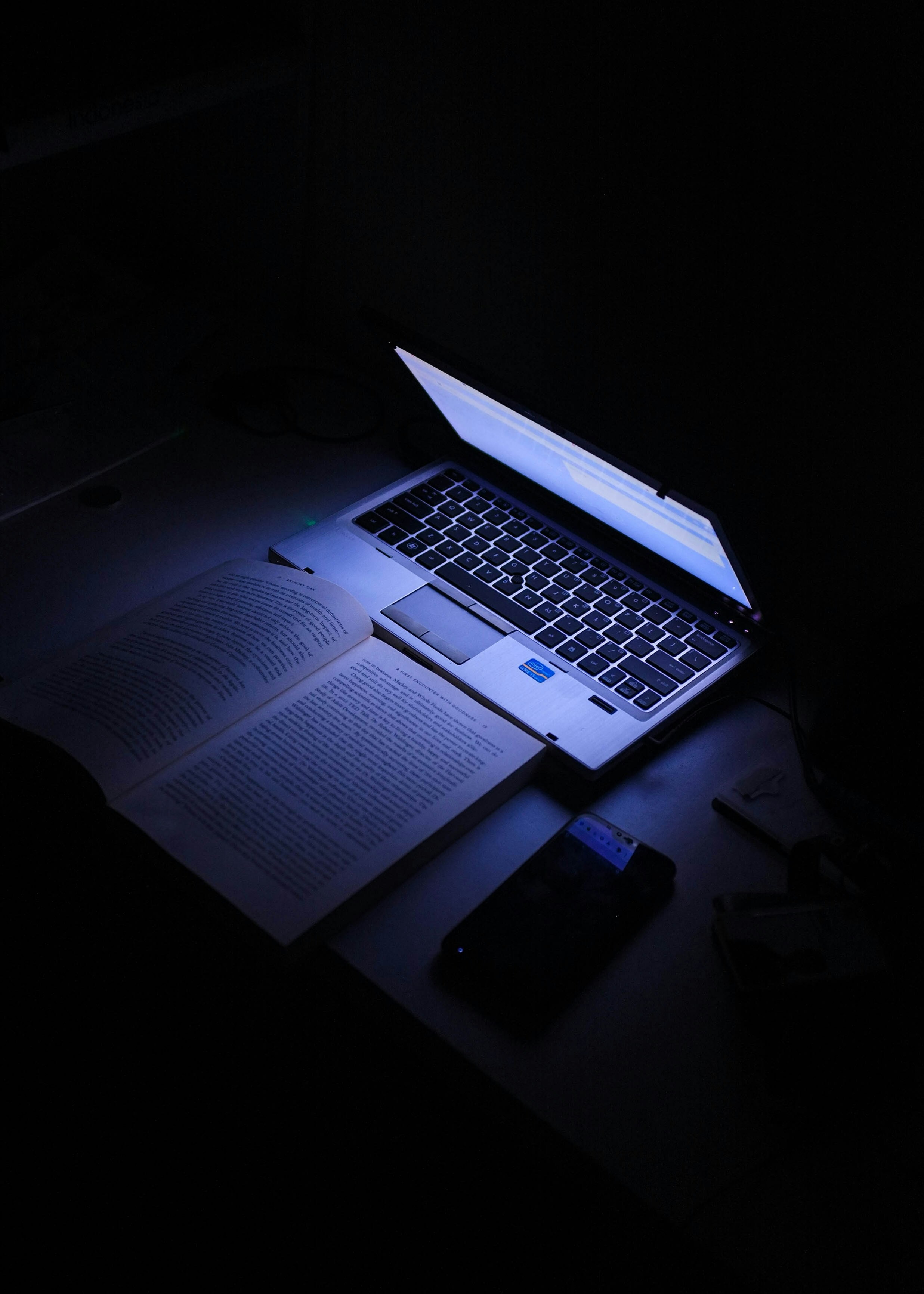 Story writing dark mode visual with text encouragement